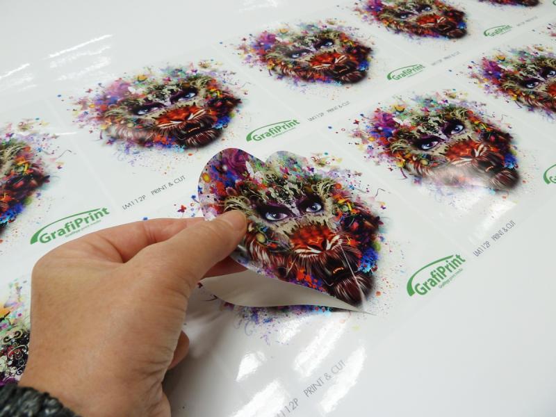 Stampa e scontorno di etichette